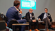 Podiumsdiskussion - Moderator der Veranstaltung: Sascha Hingst (Radio Berlin Brandenburg), Winfried Hermann (Verkehrsminister von Baden-Württemberg), Ulrich Chiellino (Leiter Verkehrspolitik, ADAC e.V.) v.l.n.r.