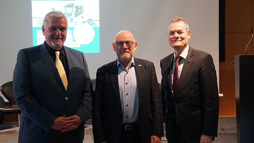 Manfred Wirsch (DVR-Präsident), Winfried Hermann (Verkehrsminister von Baden-Württemberg), Stefan Grieger (Hauptgeschäftsführer beim Deutschen Verkehrssicherheitsrat) v.l.n.r.